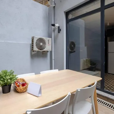 Amazing Luxury Duplex High Ceiling Patio! #403 *