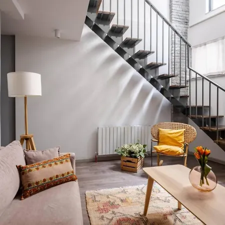 Amazing Luxury Duplex High Ceiling Patio! #403 Apartment