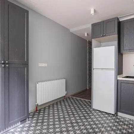 Amazing Luxury Duplex High Ceiling Patio! #403 Estambul