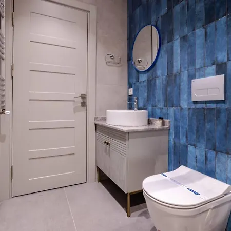 Amazing Luxury Duplex High Ceiling Patio! #403