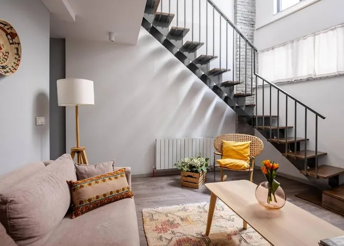 Amazing Luxury Duplex High Ceiling Patio! #403 Lägenhet