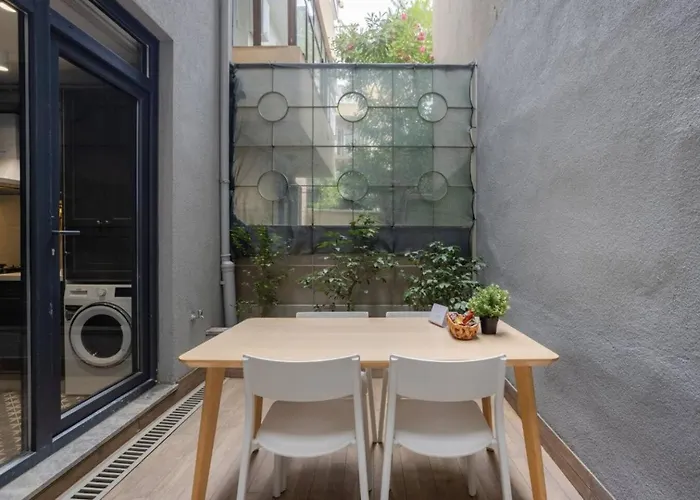 Amazing Luxury Duplex High Ceiling Patio! #403 Lägenhet Istanbul