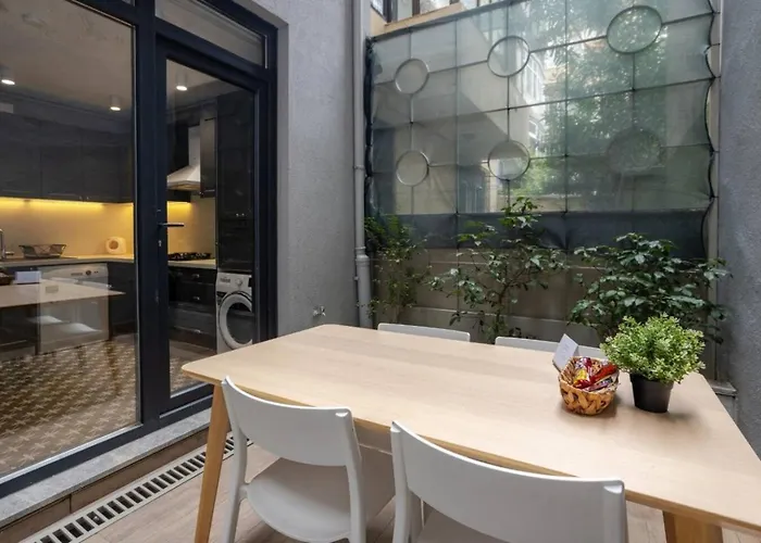 Amazing Luxury Duplex High Ceiling Patio! #403 Lägenhet *