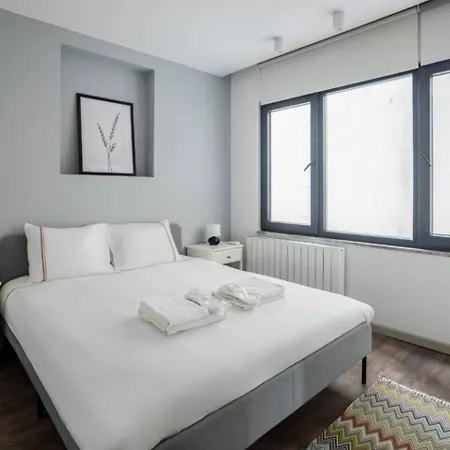 Amazing Luxury Duplex High Ceiling Patio! #403 *