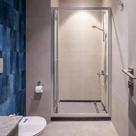 Amazing Luxury Duplex High Ceiling Patio! #403 아파트